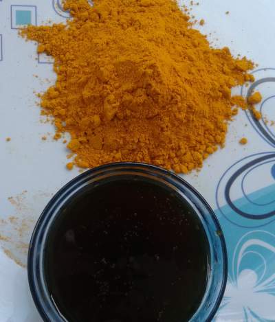 Honey and turmeric for acne marks