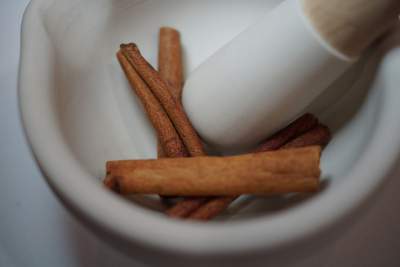 cinnamon for pimples-acne