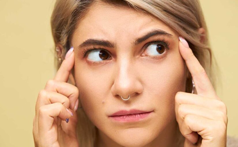 Dry Eyelids: Causes, Symptoms, and Treatment